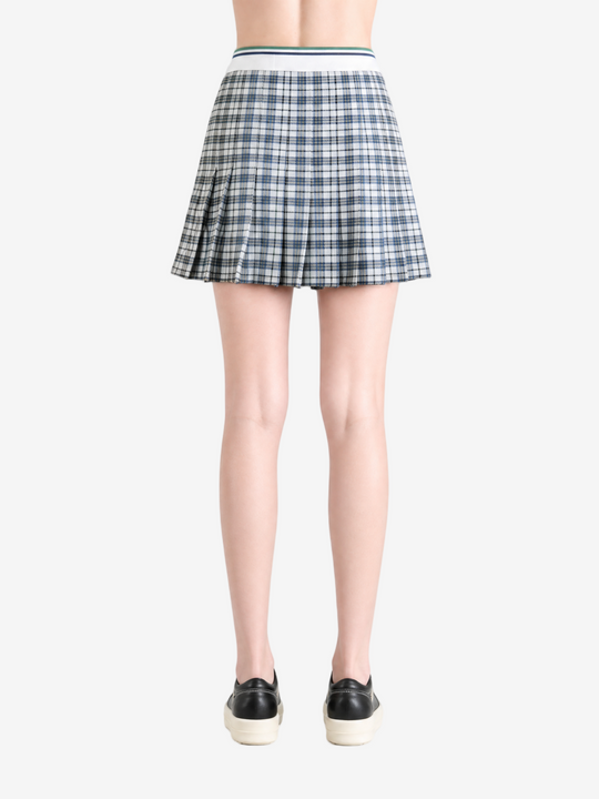Green skirt, full body view