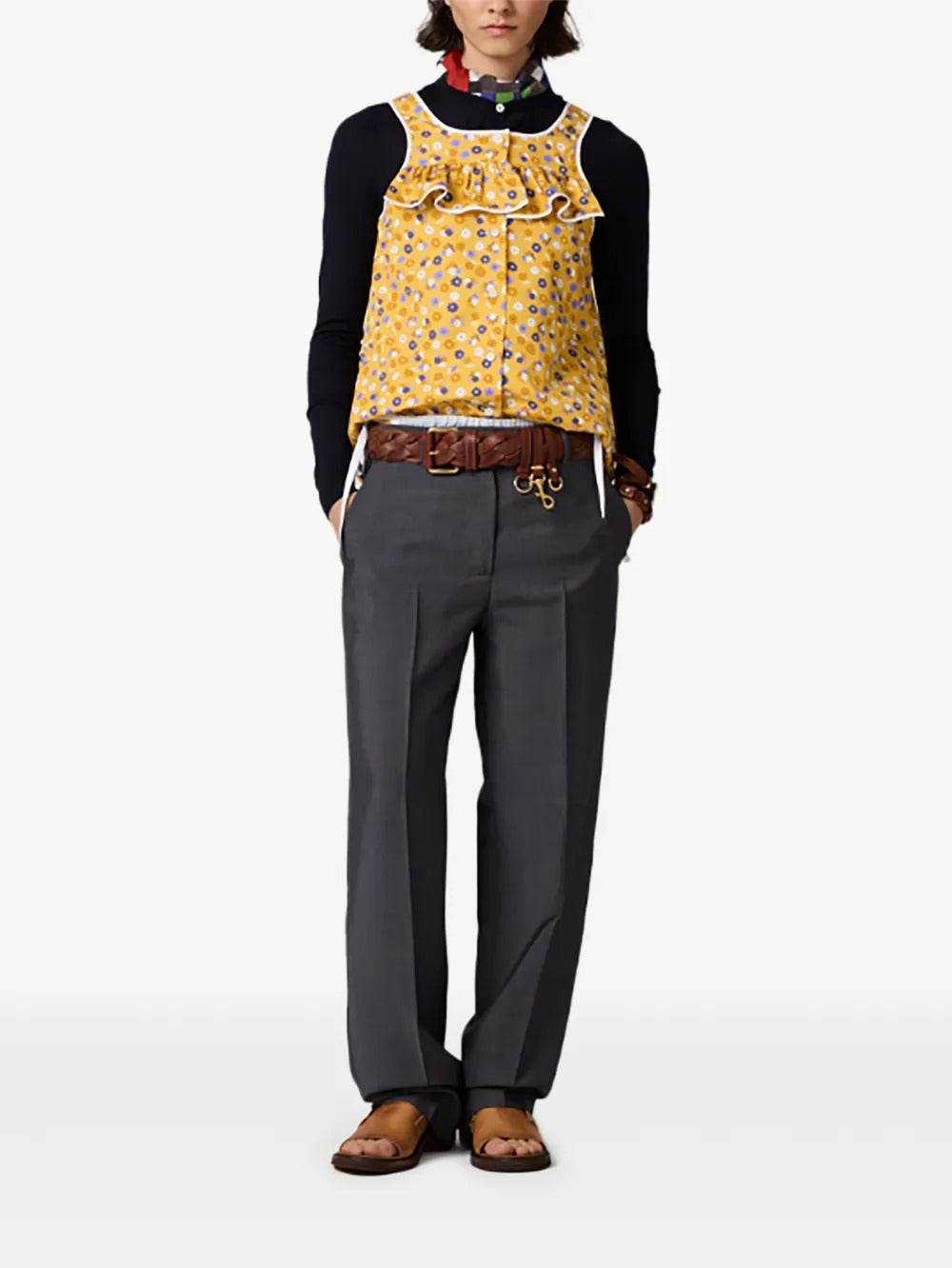 Yellow top, full body view