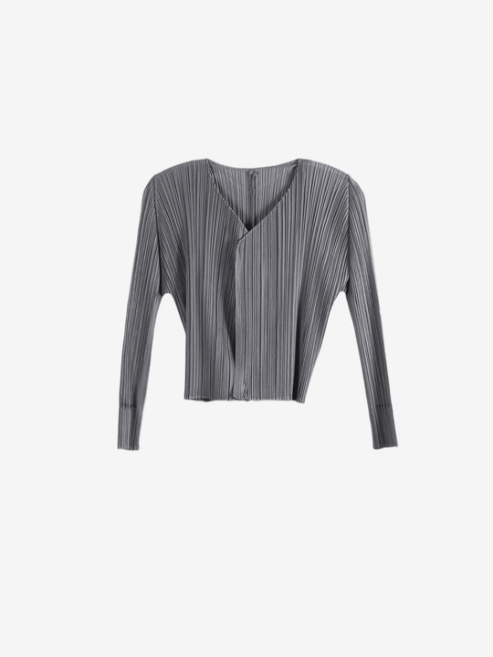 Grey knitwear, front view