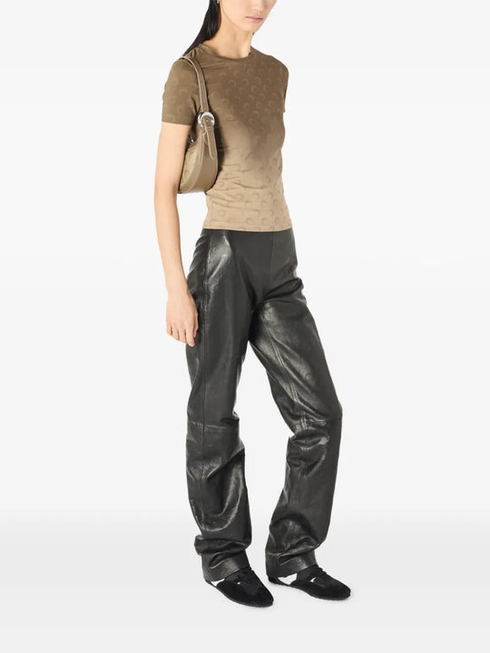 Brown t-shirt, full body view