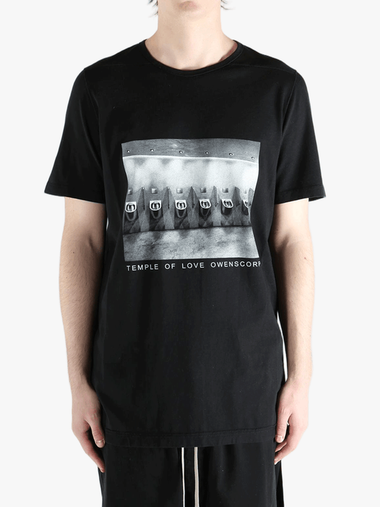 Black t-shirt, front view