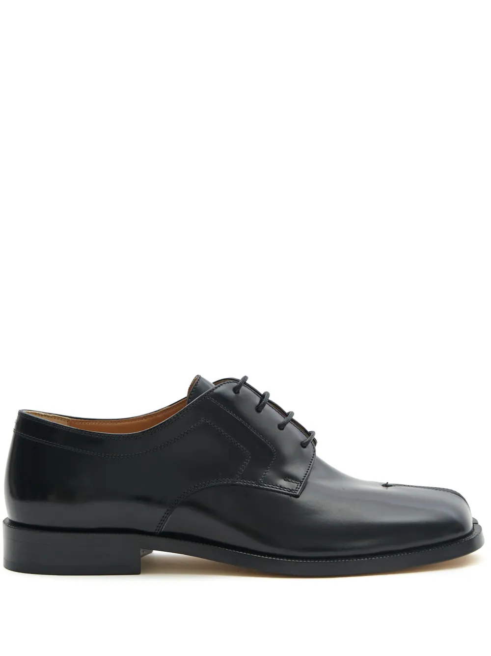 Black shoes, front view