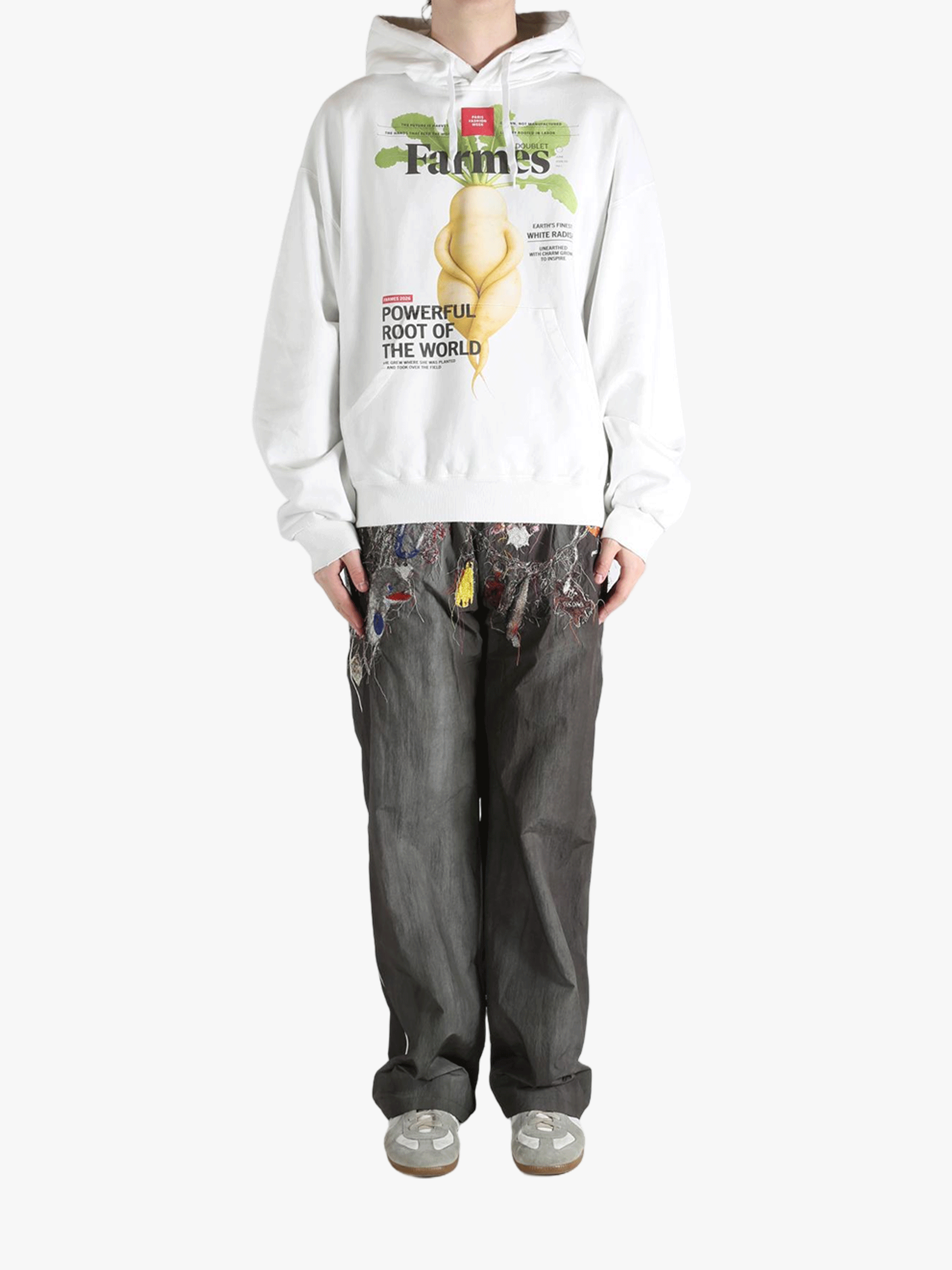 White sweat, full body view