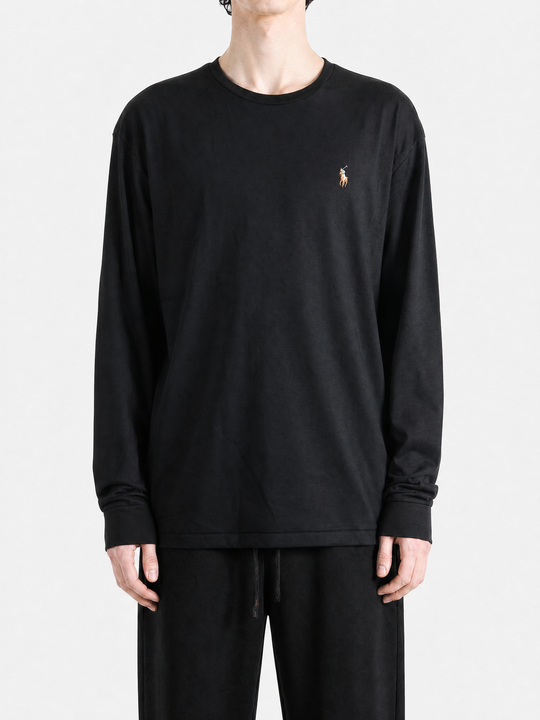 Black t-shirt, full body view