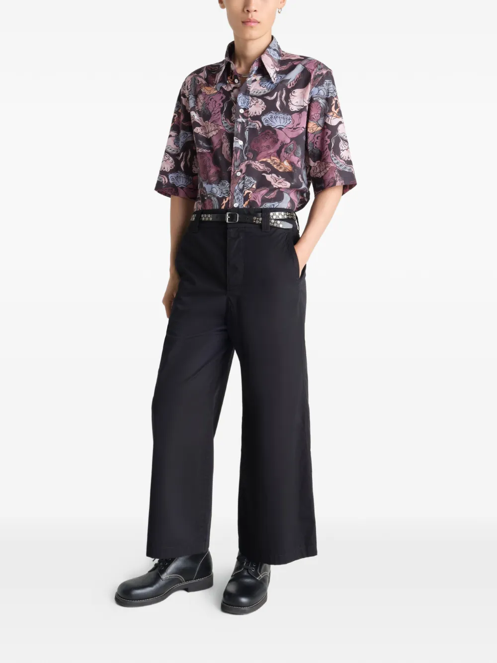 Black shirt, full body view