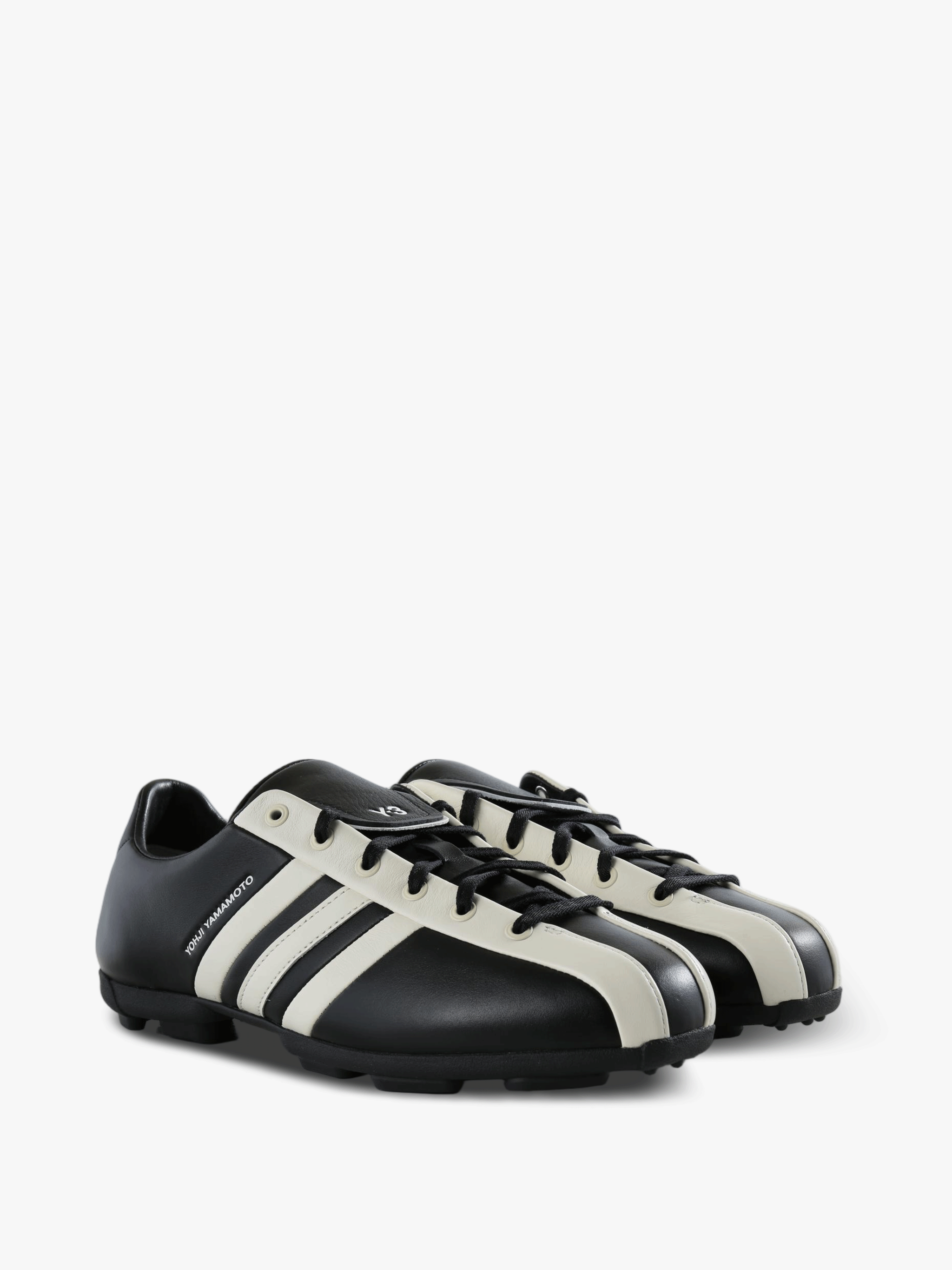 Black shoes, front view