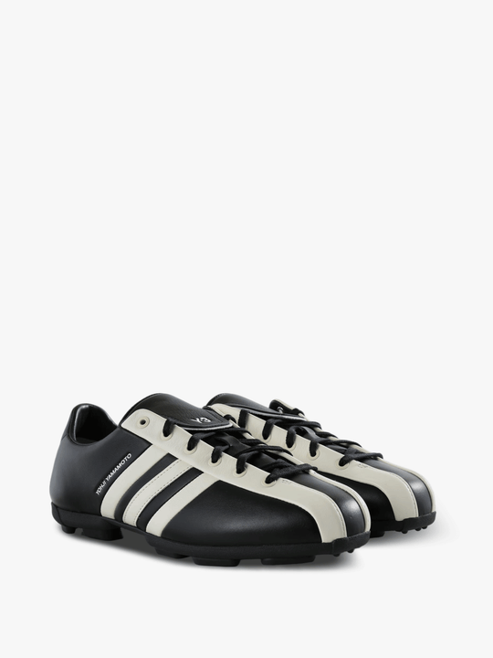 Black shoes, front view