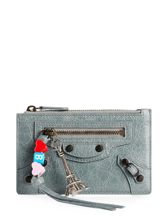 Grey accessories, front view