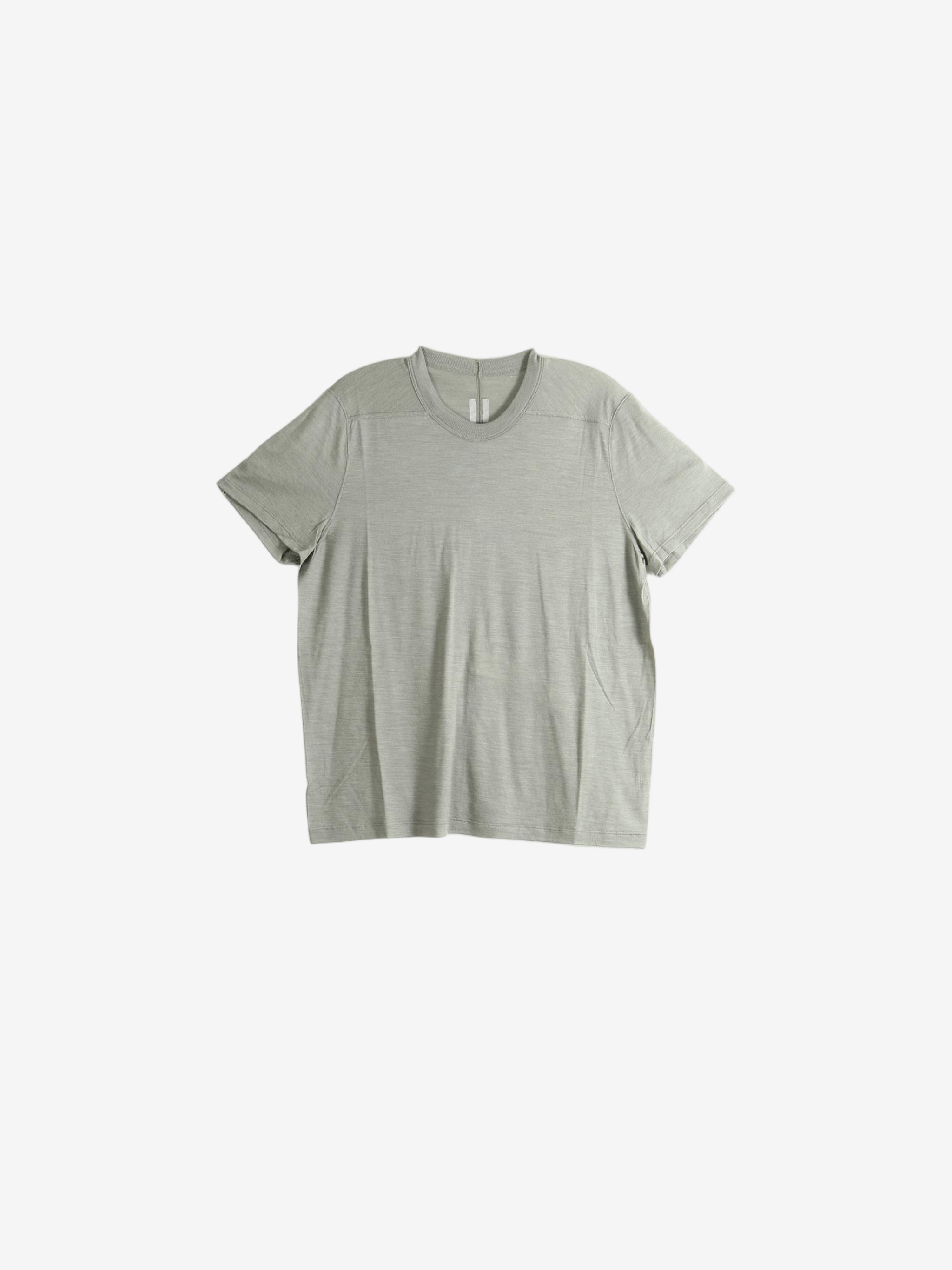 Grey t-shirt, front view
