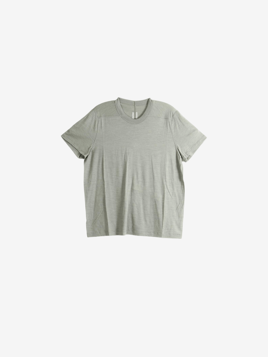 Grey t-shirt, front view