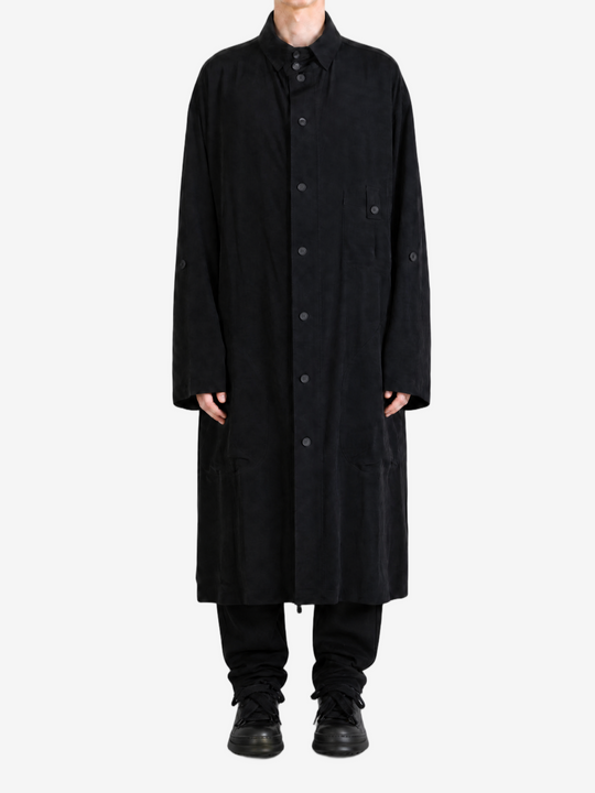 Black shirt, full body view