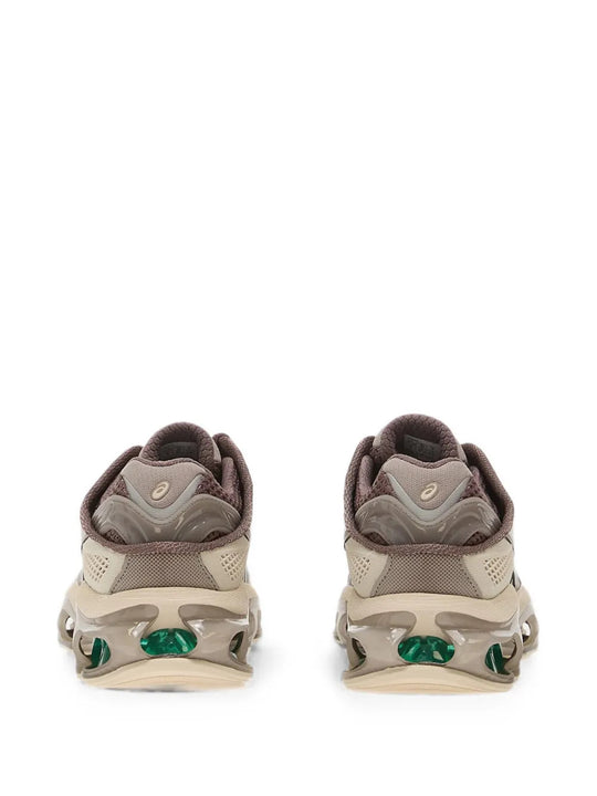Brown shoes, back view