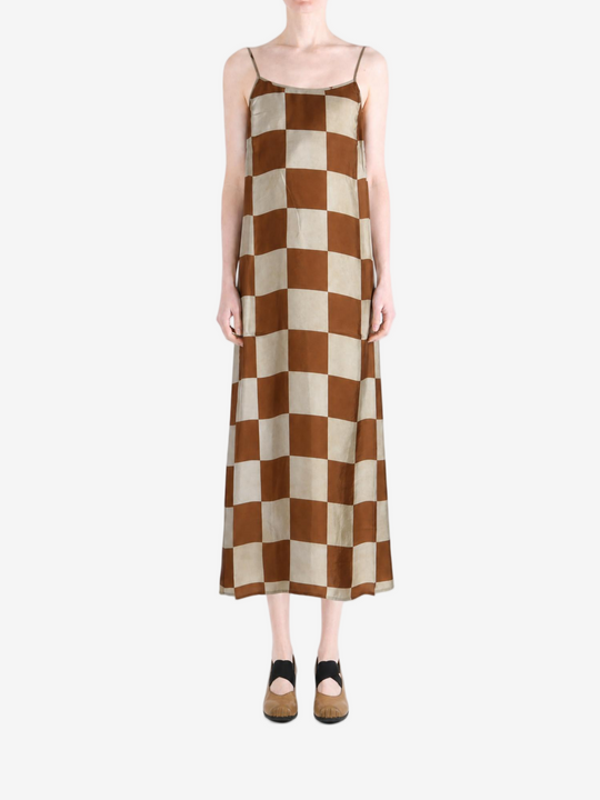 Brown dress, front view