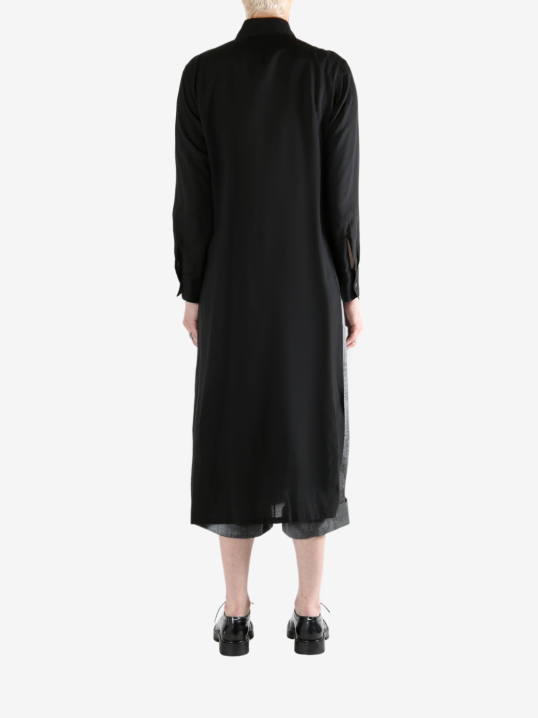 Black dress,full body view