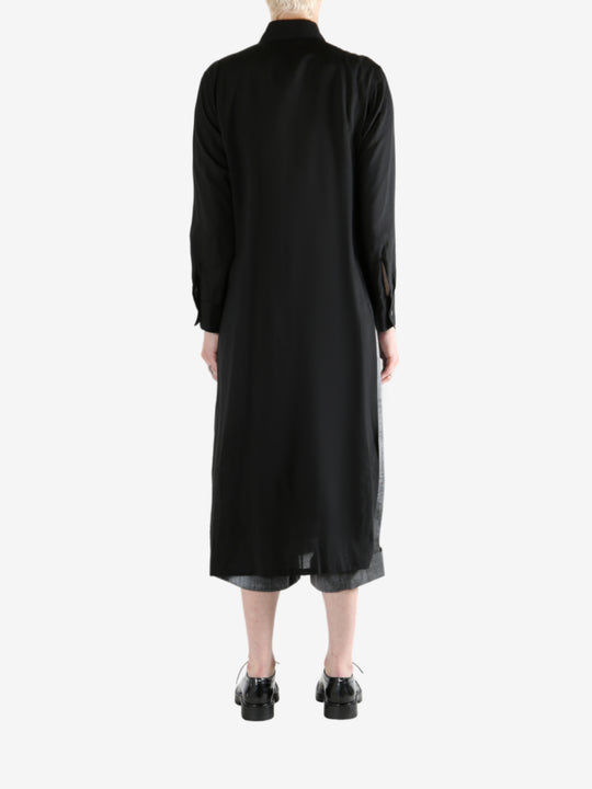 Black dress,full body view