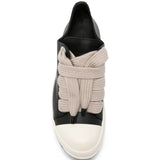 Black shoes, front view