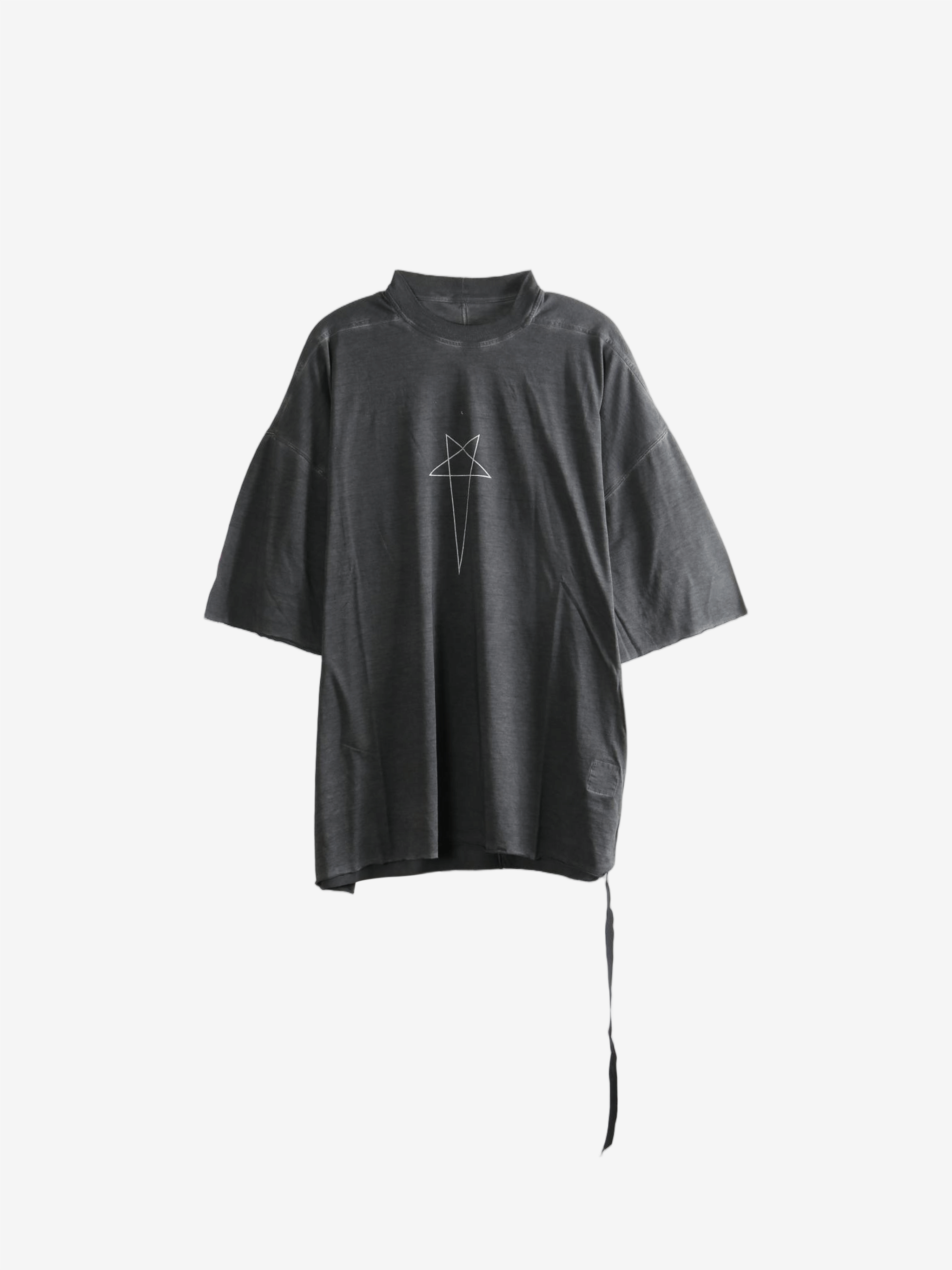 Black t-shirt, front view