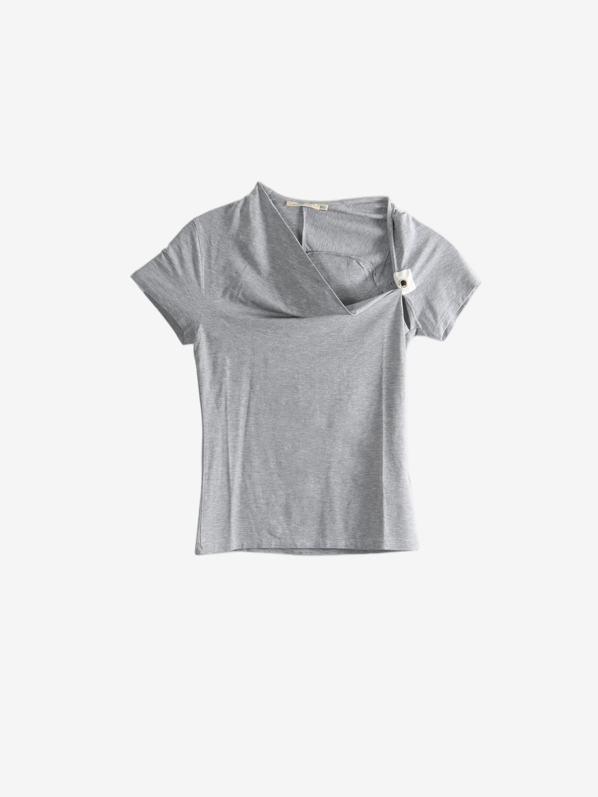 Grey top, front view