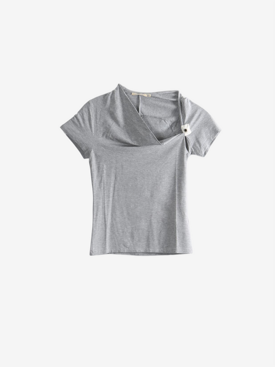 Grey top, front view