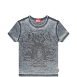 Grey t-shirt, front view