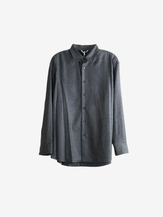 Grey shirt, front view