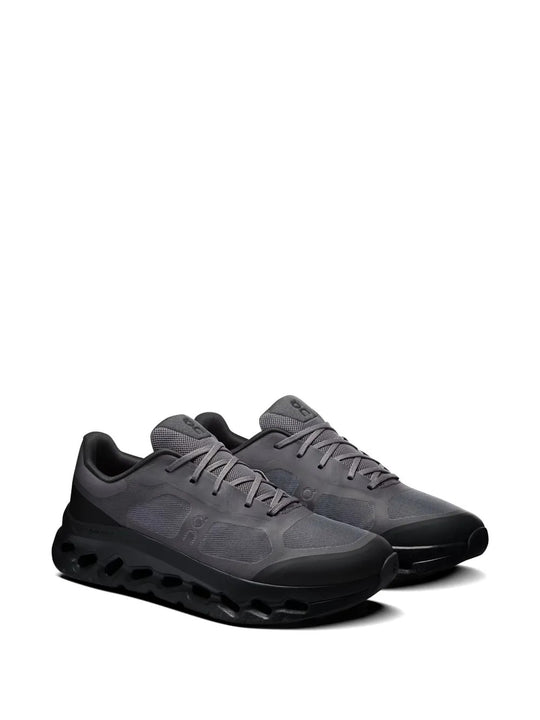 Black shoes, front view