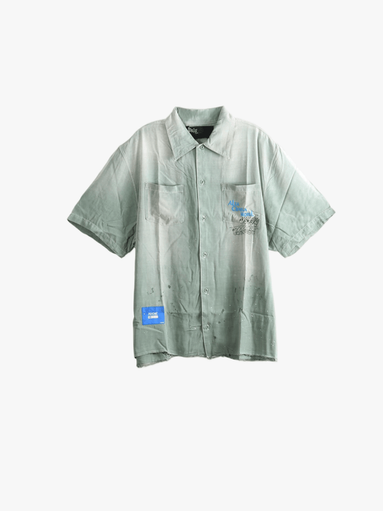 Green shirt, front view