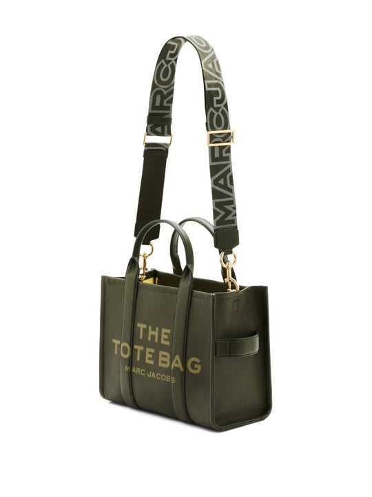 Green accessories, front view