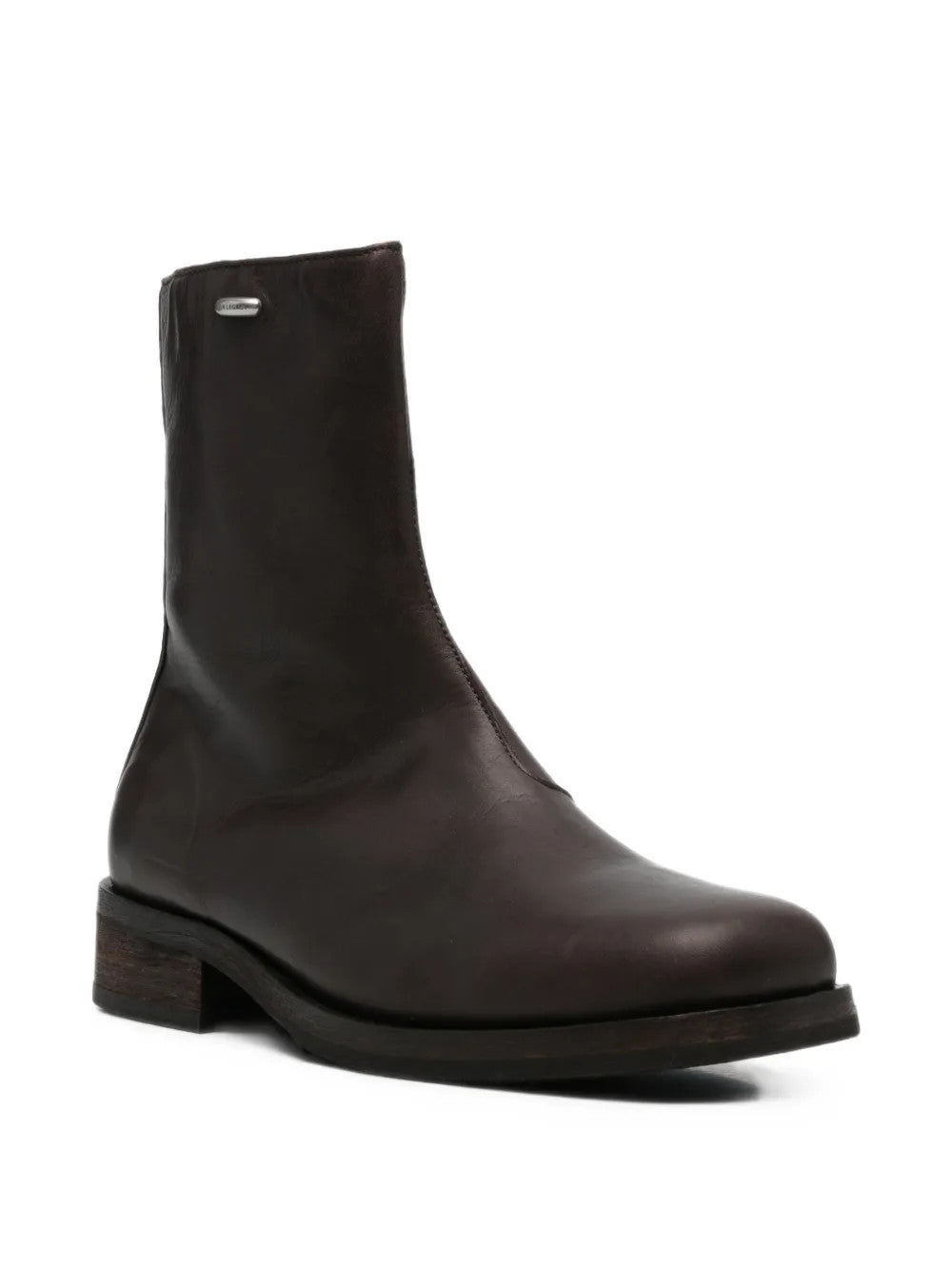 Brown boots, front view