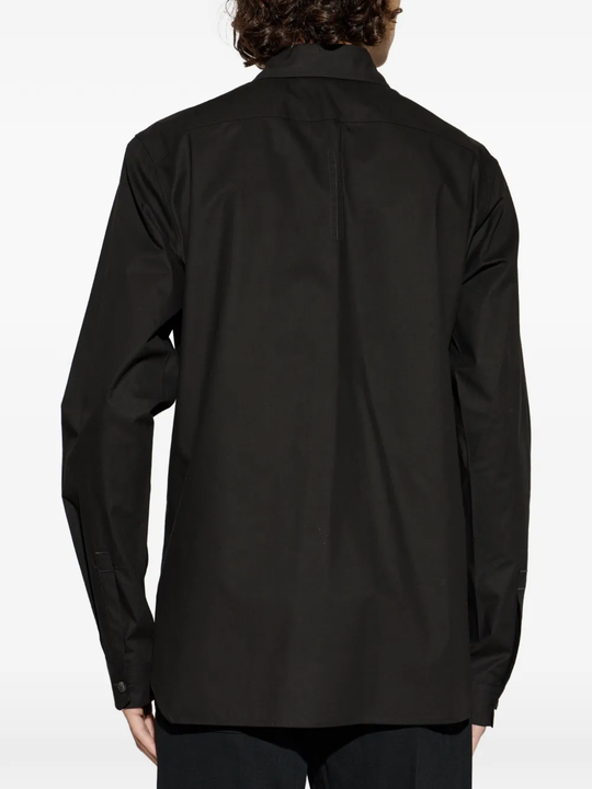 Black shirt, full body view