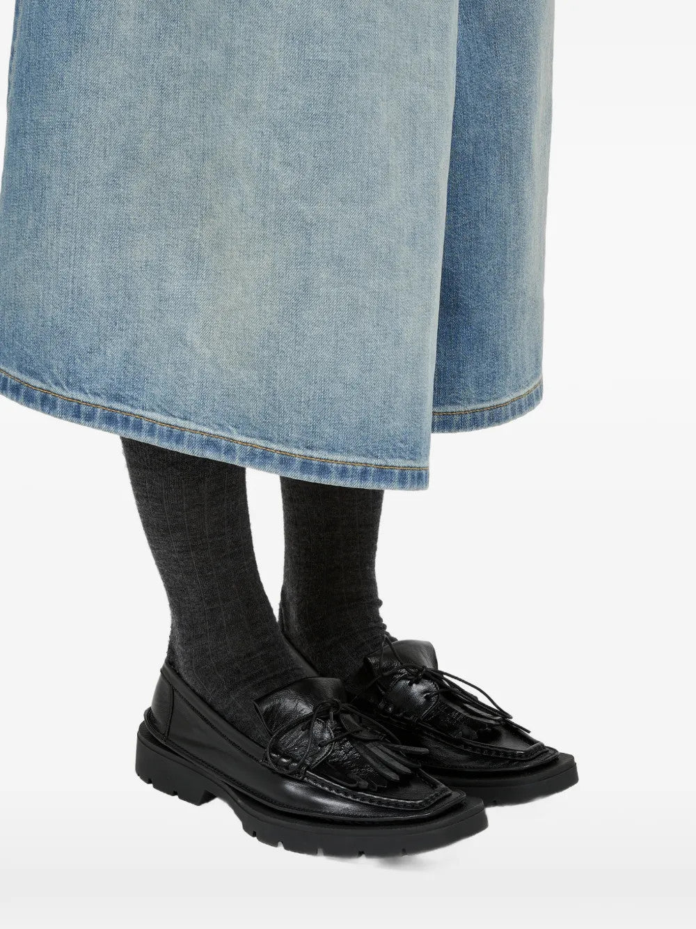 Black shoes, front view