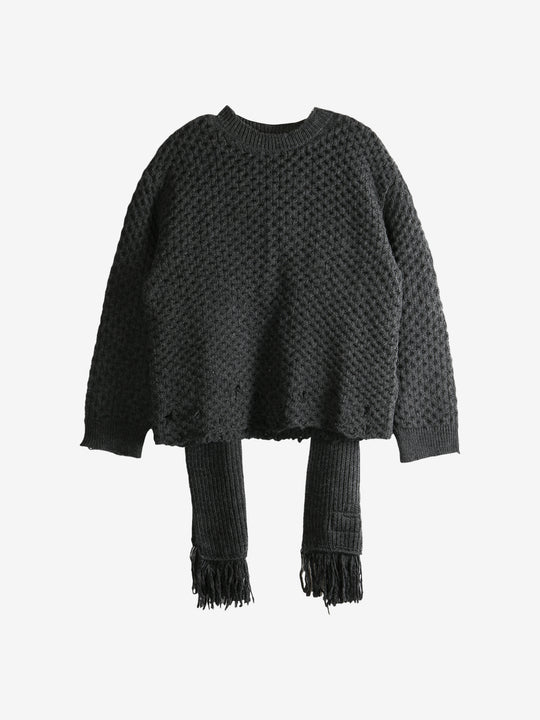 Grey knitwear, front view