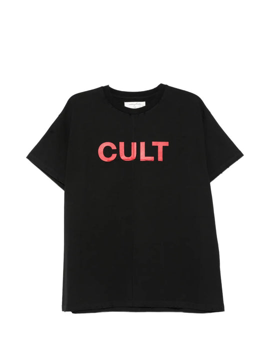 Black t-shirt, front view