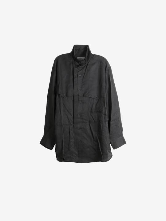 Black shirt, front view