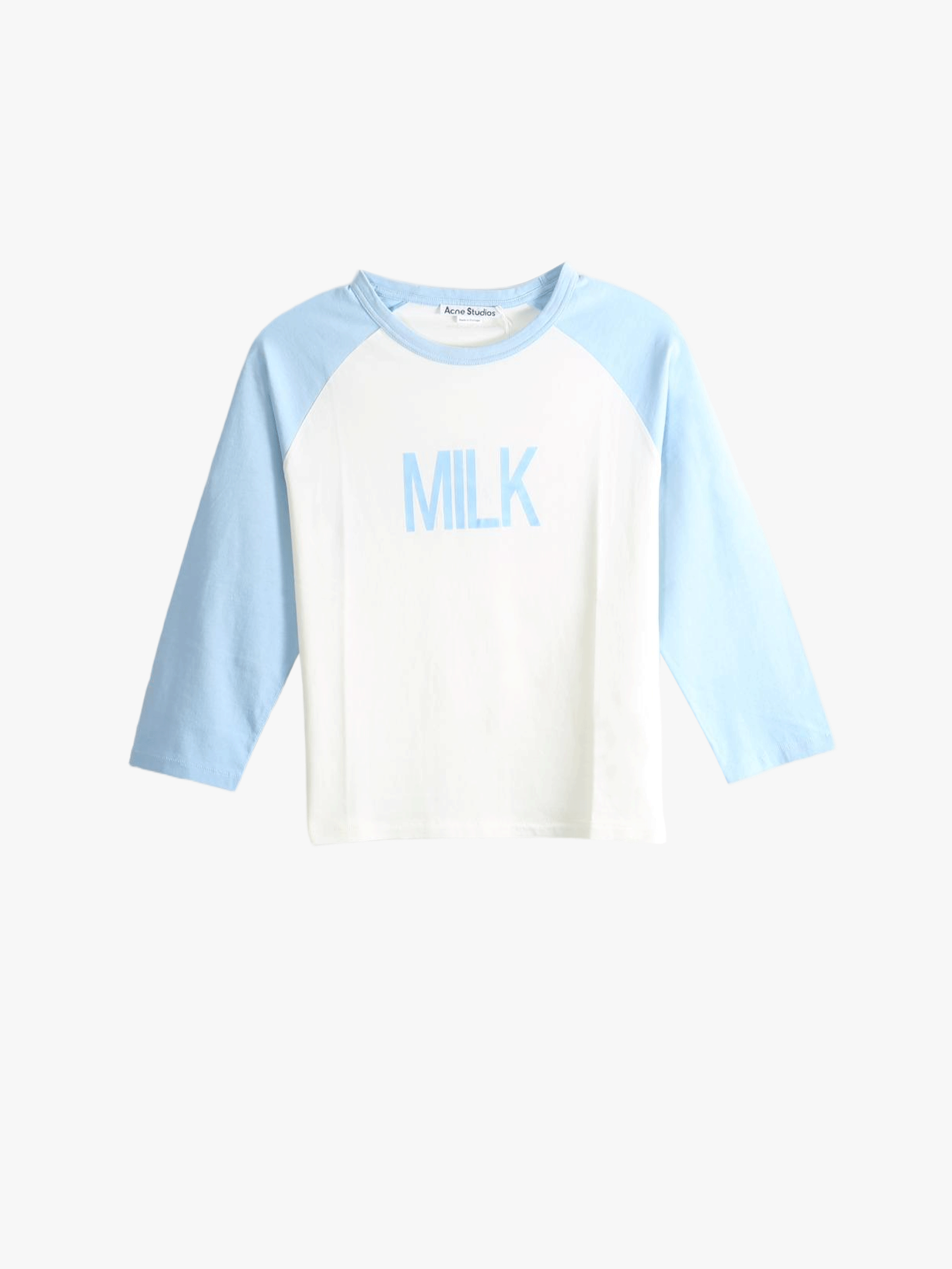 Blue t-shirt, front view