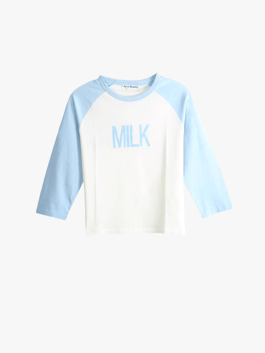 Blue t-shirt, front view