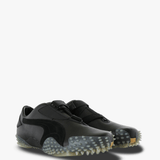 Black shoes, front view