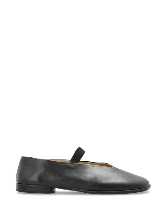 Brown shoe,front view