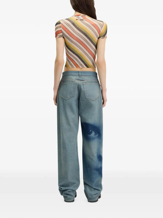 Orange t-shirt, full body view