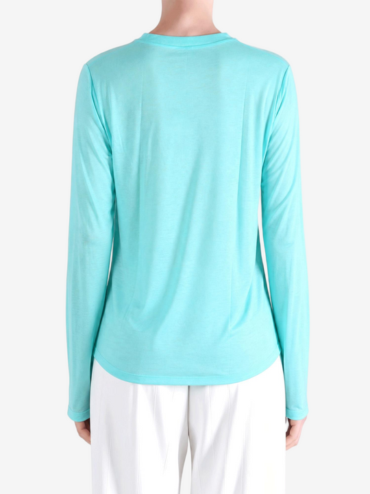 Green t-shirt, full body view