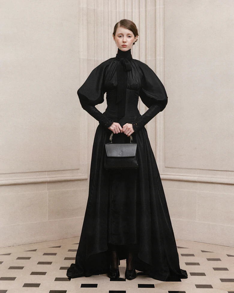 Black bag, full body view