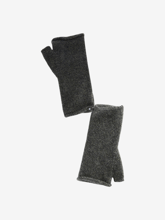 Grey accessories, front view