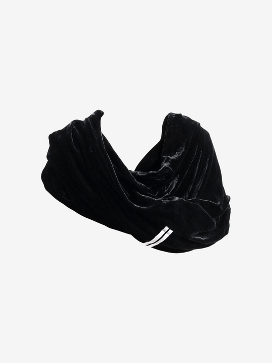Black scarf, front view