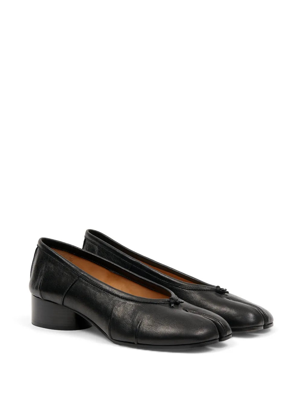 Black shoes, front view