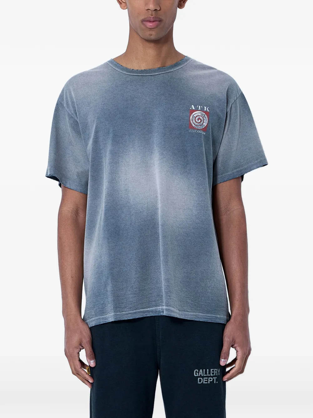 Grey t-shirt, full body view