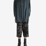 Black shirt,full body view