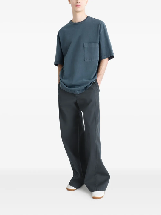 Blue t-shirt,full body view