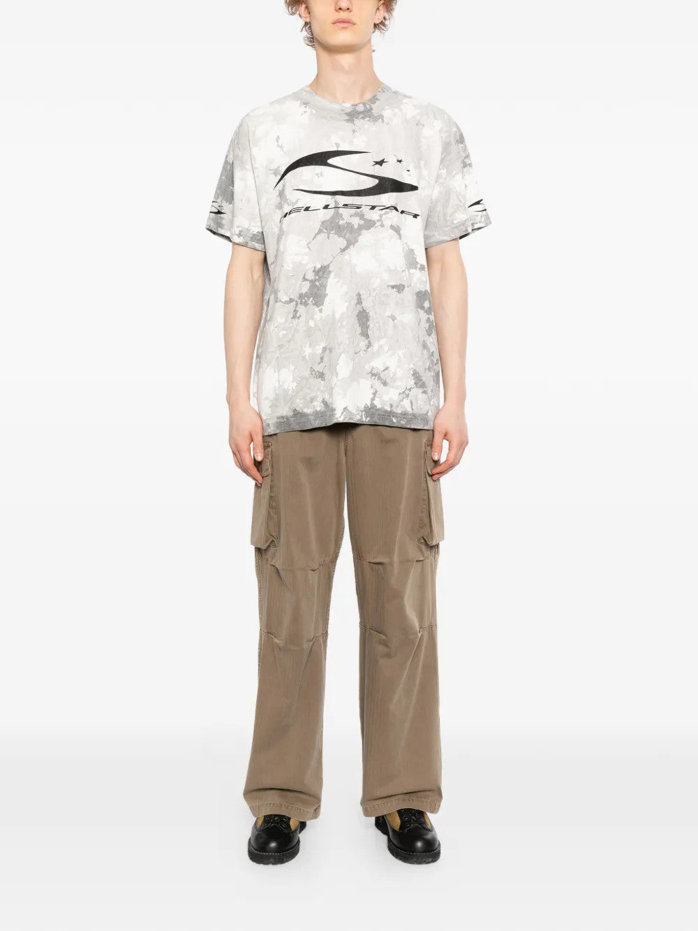 Grey t-shirt, full body view
