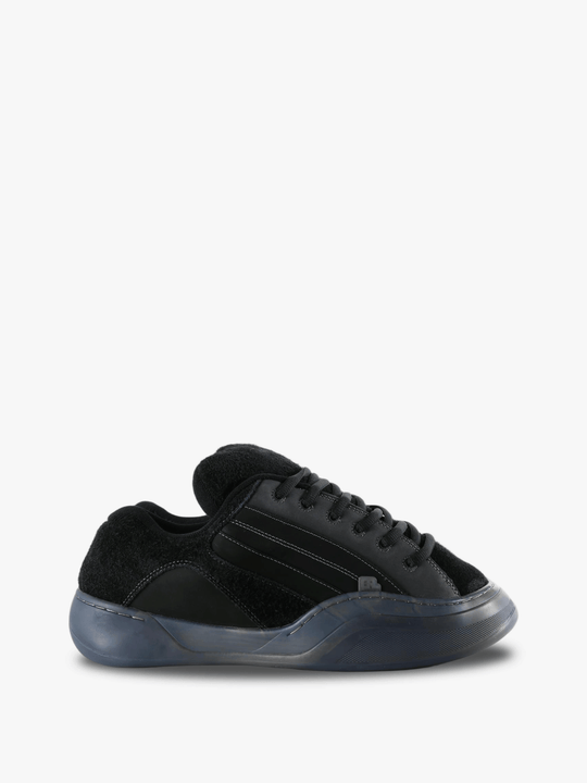 Black shoes, front view