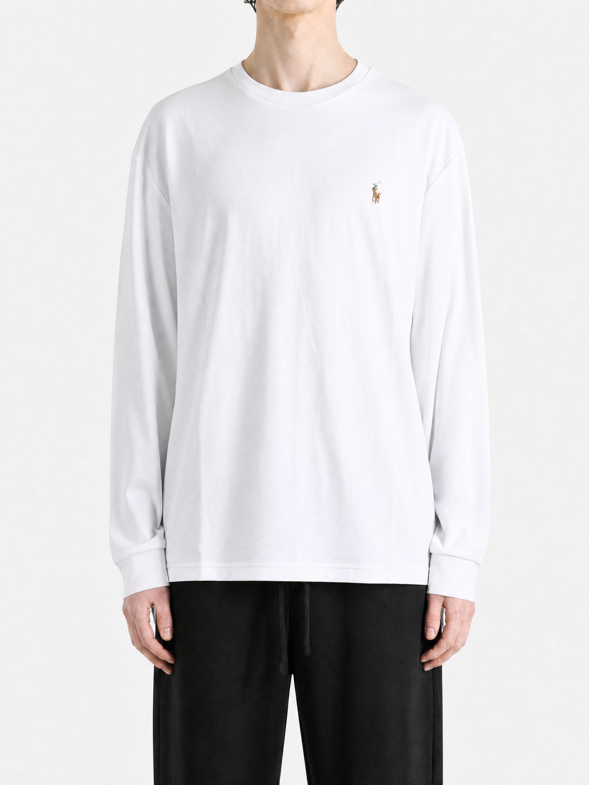 White t-shirt, full body view